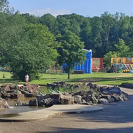 Semesterbostad Chez Charlette Les Malots